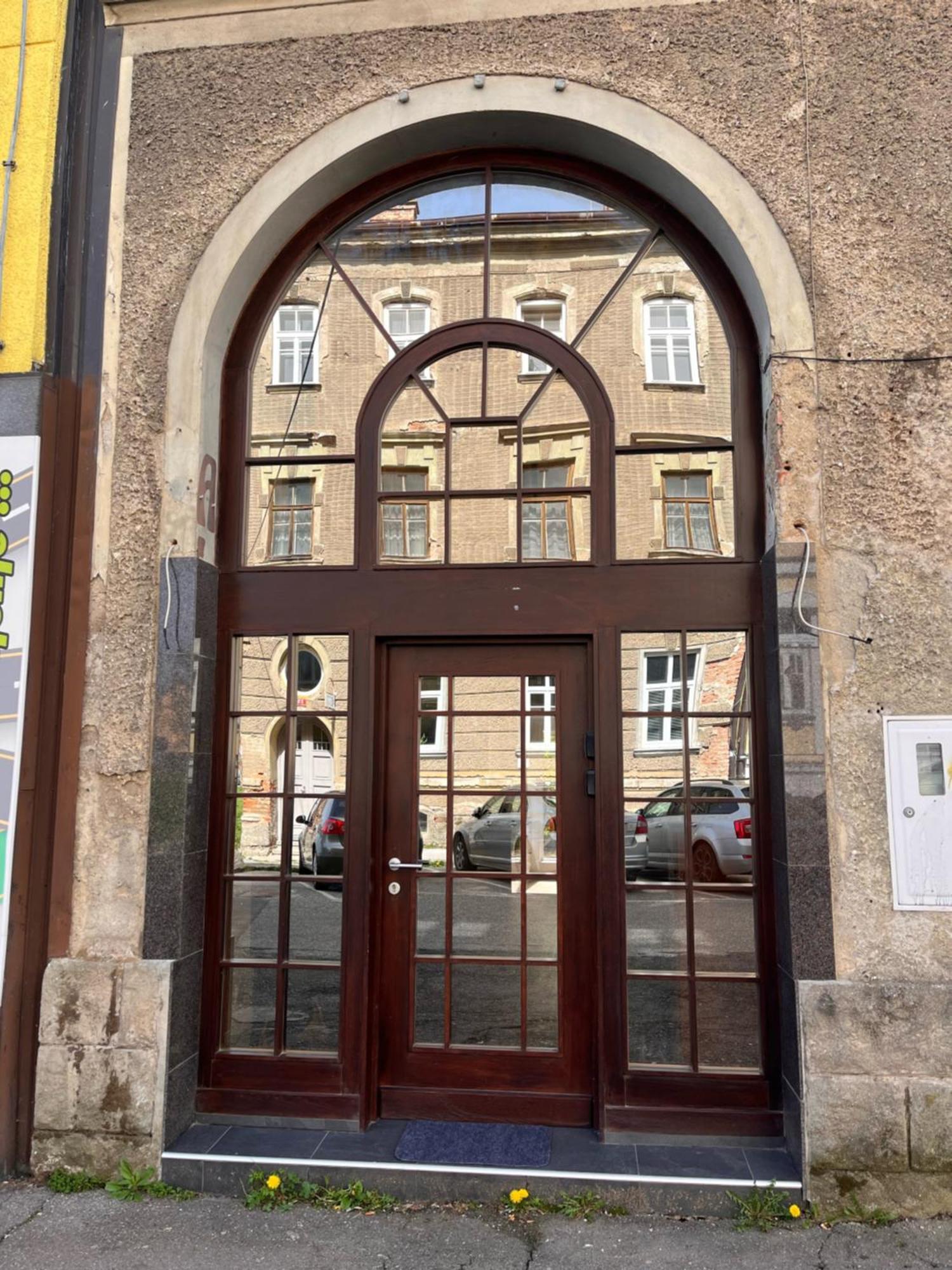 Lilan Apartment Maribor Extérieur photo